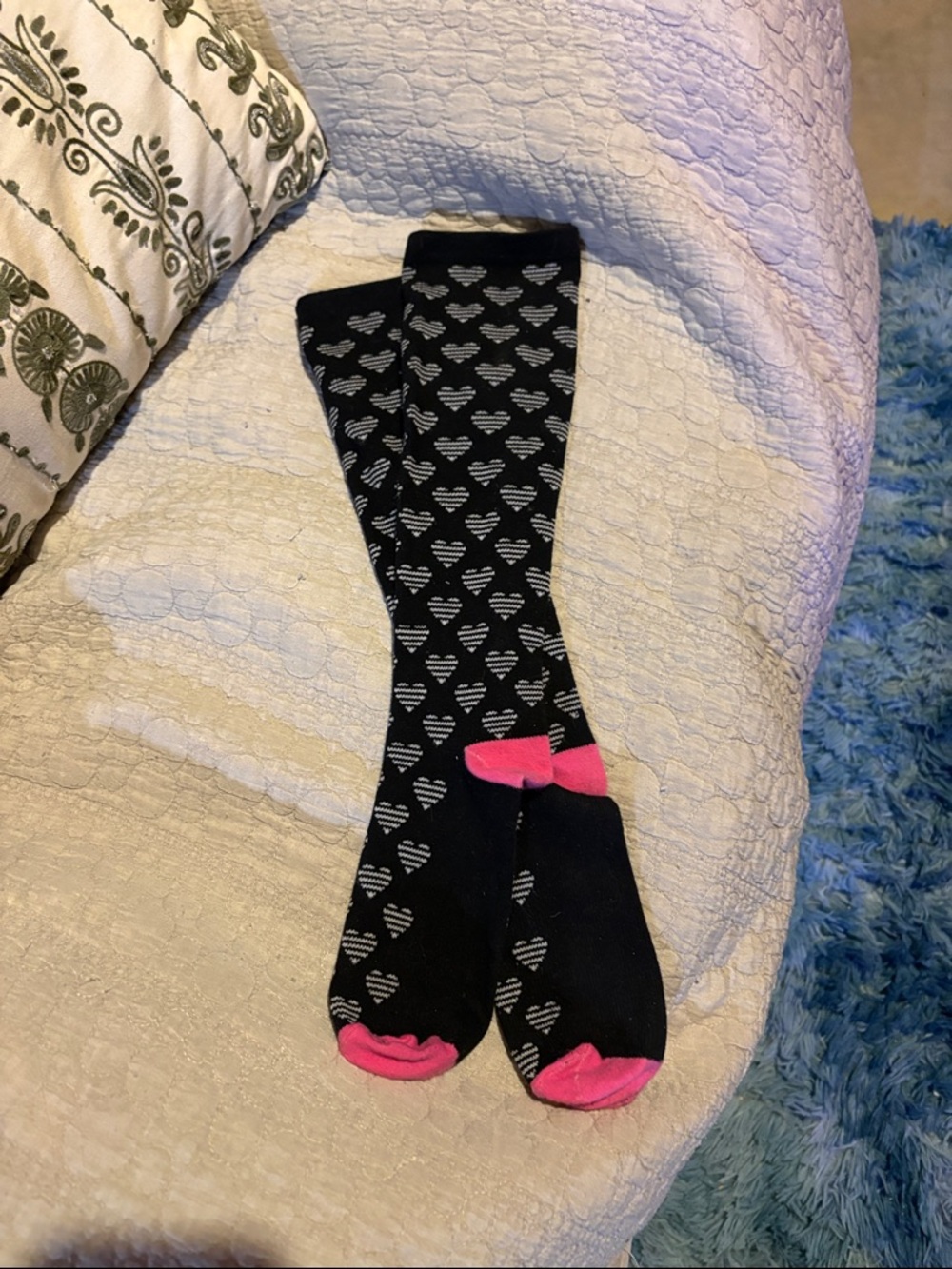 Black Heart Pattern Compression Socks with Pink Accents